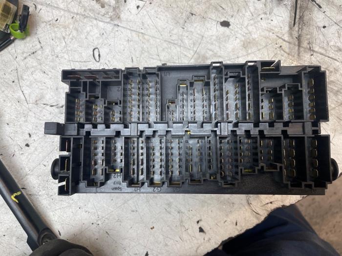 Säkringsbox från en Volkswagen Transporter T4 2.5 TDI 2003
