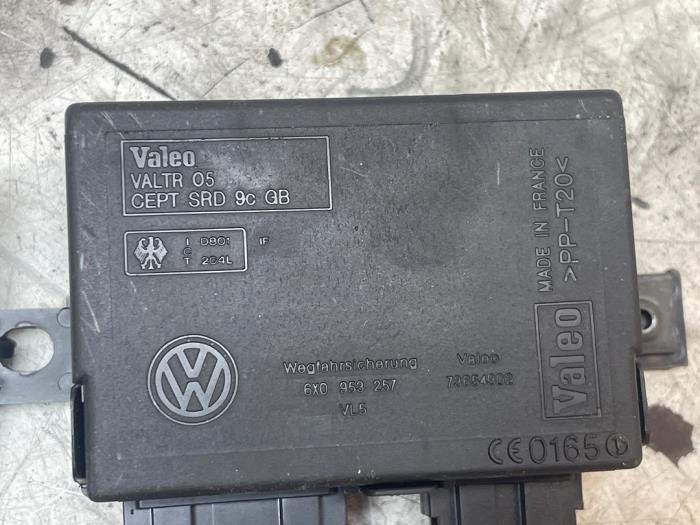 Używane Immobilizer Volkswagen Transporter T4 2.5 TDI Cena € 25,00 Procedura marży oferowane przez Autodemontage van de Laar