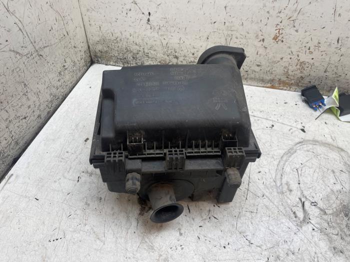 Begagnade Luftfilterhus Volkswagen Transporter T4 2.5 TDI Pris € 40,00 Marginaltabell erbjuds av Autodemontage van de Laar