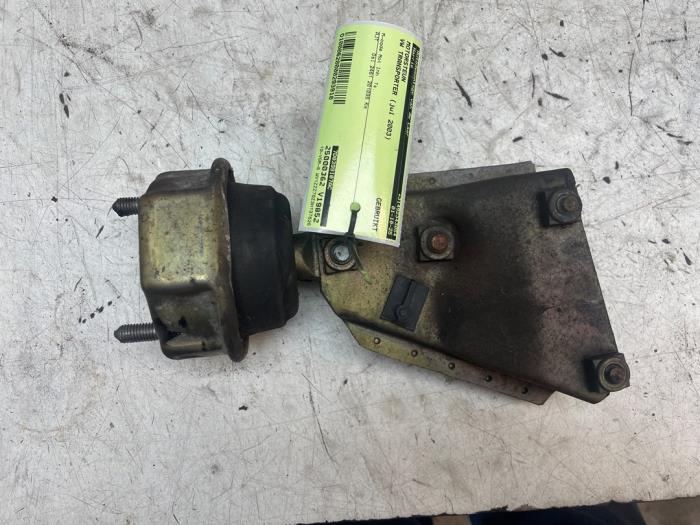 Usagé Support moteur Volkswagen Transporter T4 2.5 TDI Prix € 25,00 Règlement à la marge proposé par Autodemontage van de Laar