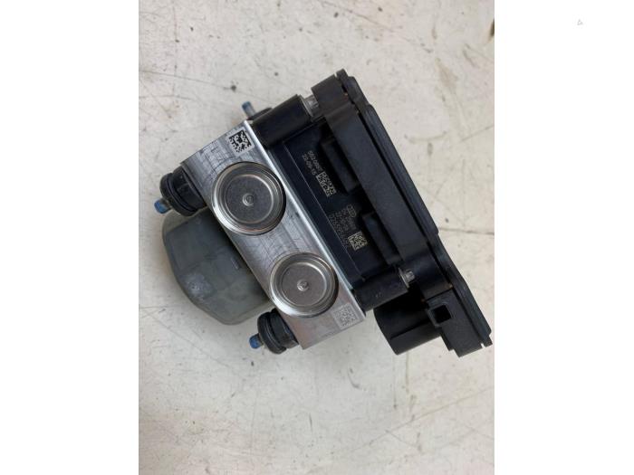Usagé Pompe ABS Mitsubishi Space Star (A0) 1.2 12V Prix € 100,00 Règlement à la marge proposé par Autodemontage van de Laar