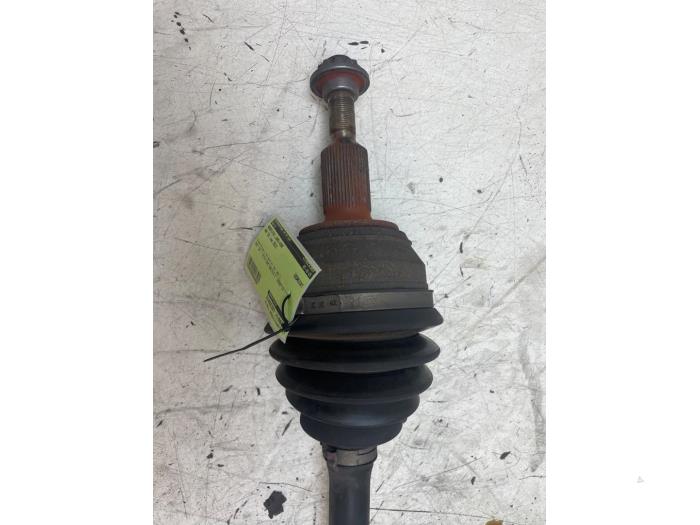 Front drive shaft, left from a MAN TGE 2.0 TDI 2022