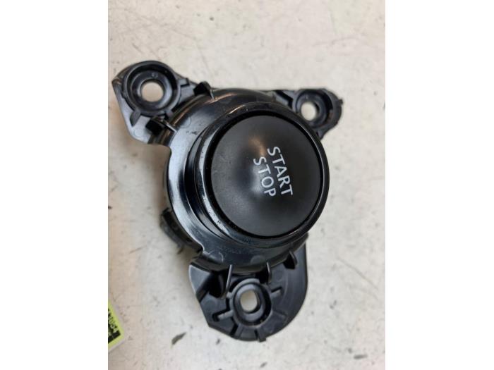 Usagé Commande start/stop Renault Grand Scénic IV (RFAR) 1.3 TCE 140 16V Prix sur demande proposé par Autodemontage van de Laar