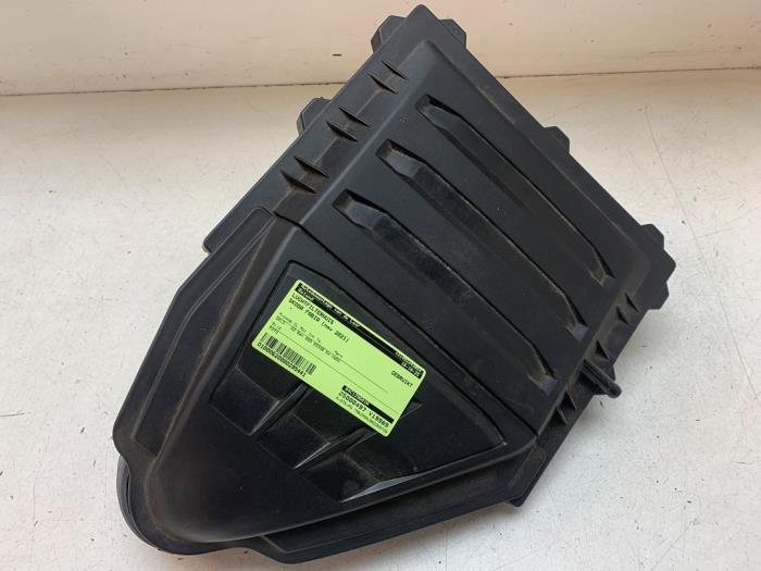 Gebrauchte Luftfiltergehäuse Skoda Fabia III Combi (NJ5) 1.0 TSI 12V Preis auf Anfrage angeboten von Autodemontage van de Laar