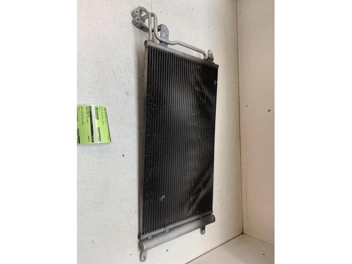 Usagé Radiateur clim Skoda Fabia III Combi (NJ5) 1.0 TSI 12V Prix € 70,00 Règlement à la marge proposé par Autodemontage van de Laar