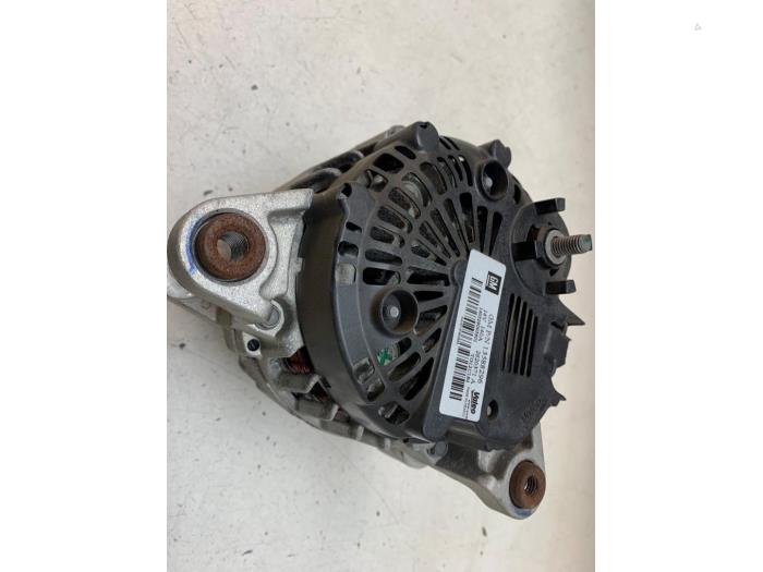 Gebrauchte Dynamo Opel Corsa D 1.2 16V Preis auf Anfrage angeboten von Autodemontage van de Laar