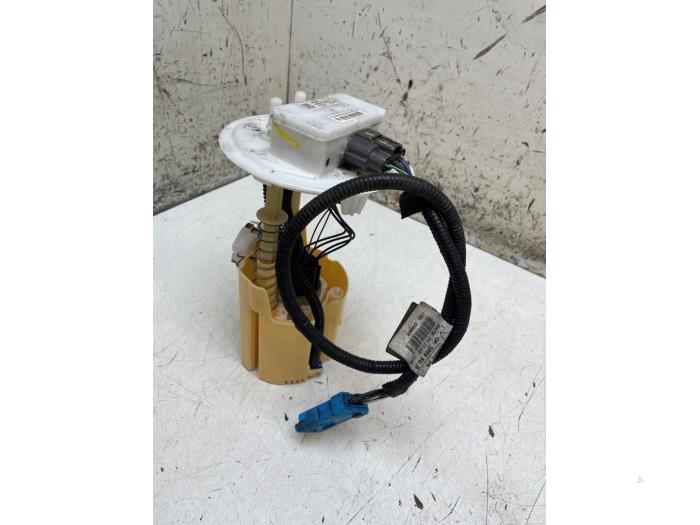 Usagé Pompe à carburant Dacia Dokker Express (8S) 1.5 Blue dCi 95 Prix € 90,00 Règlement à la marge proposé par Autodemontage van de Laar