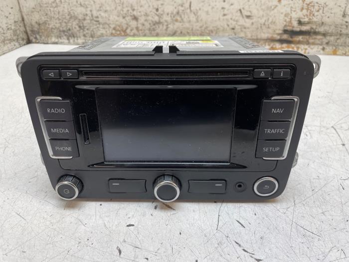 Begagnade Radio Volkswagen Polo V (6R) 1.2 TDI 12V BlueMotion Pris € 150,00 Marginaltabell erbjuds av Autodemontage van de Laar