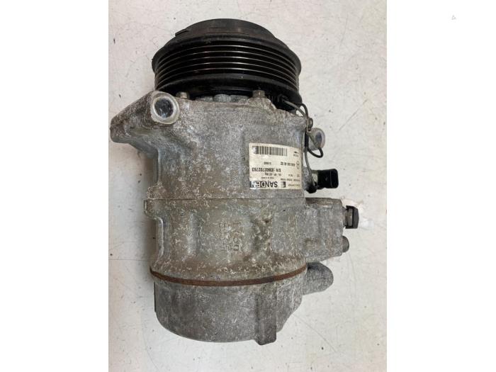 Gebrauchte Klimapumpe Mercedes C (W205) C-180 1.6 16V Preis € 125,00 Margenregelung angeboten von Autodemontage van de Laar