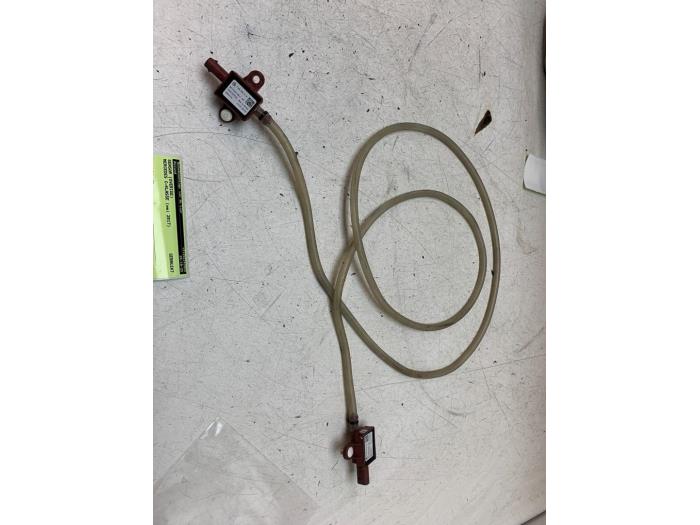 Begagnade Sensor (övriga) Mercedes C (W205) C-180 1.6 16V Pris € 55,00 Marginaltabell erbjuds av Autodemontage van de Laar