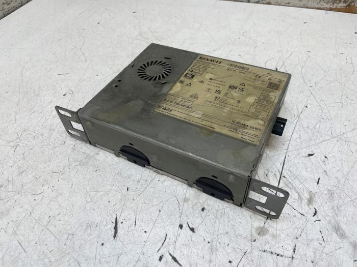 Usados Unidad de control multimedia Renault Zoé (AG) R110 Precio € 150,00 Norma de margen ofrecido por Autodemontage van de Laar