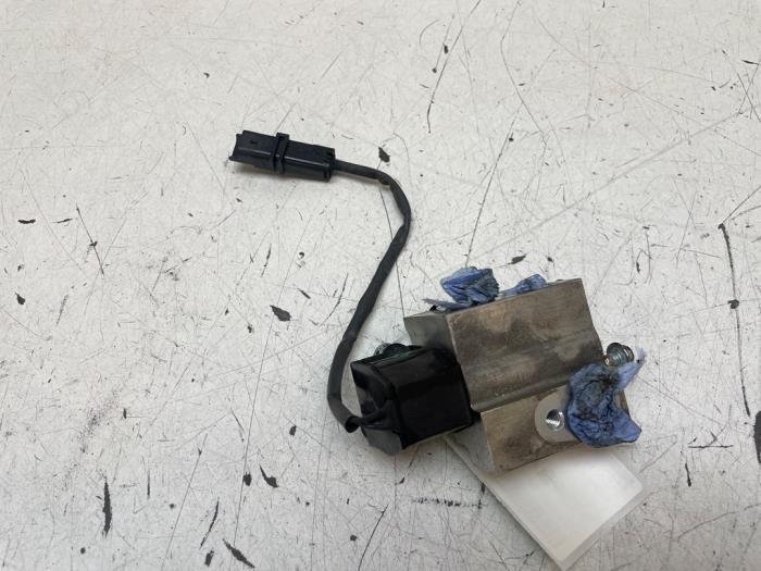 Begagnade Trycksensor, luftkonditionering Renault Zoé (AG) R110 Pris € 35,00 Marginaltabell erbjuds av Autodemontage van de Laar