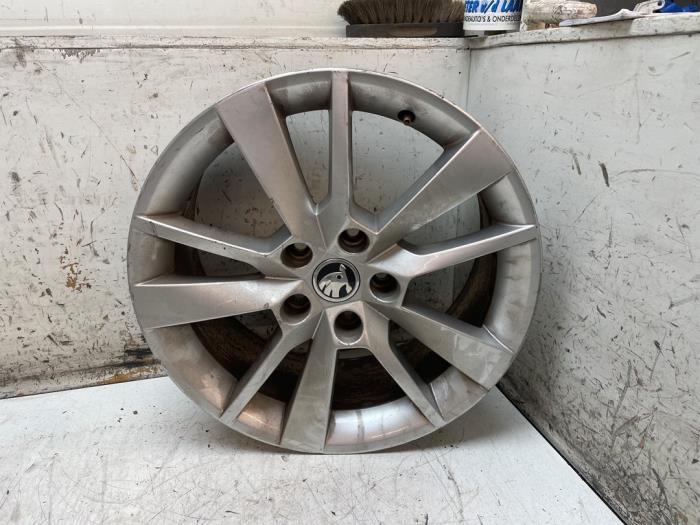 Używane Obrecz Skoda Octavia Combi (5EAC) 1.0 TSI 12V Cena € 90,00 Procedura marży oferowane przez Autodemontage van de Laar