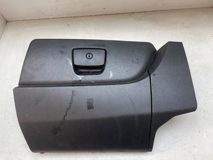 Begagnade Handskfack Fiat Fiorino (225) 1.3 D 16V Multijet Pris € 40,00 Marginaltabell erbjuds av Autodemontage van de Laar