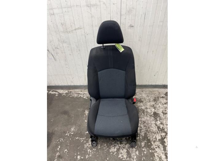 Używane Fotel prawy Nissan Note (E12) 1.5 dCi 90 Cena na żądanie oferowane przez Autodemontage van de Laar