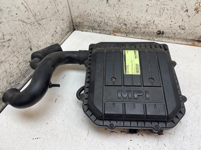 Begagnade Luftfilterhus Volkswagen Up! (121) 1.0 12V 60 Pris € 50,00 Marginaltabell erbjuds av Autodemontage van de Laar