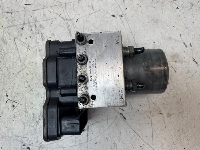 Usagé Pompe ABS Landrover Range Rover Velar (LY) 2.0 D180 AWD Prix € 150,00 Règlement à la marge proposé par Autodemontage van de Laar