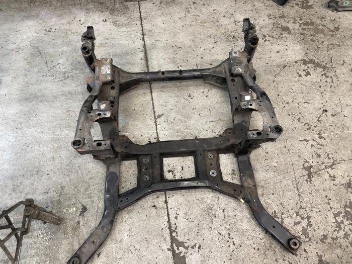 Used Subframe Landrover Range Rover Velar (LY) 2.0 D180 AWD Price € 500,00 Margin scheme offered by Autodemontage van de Laar