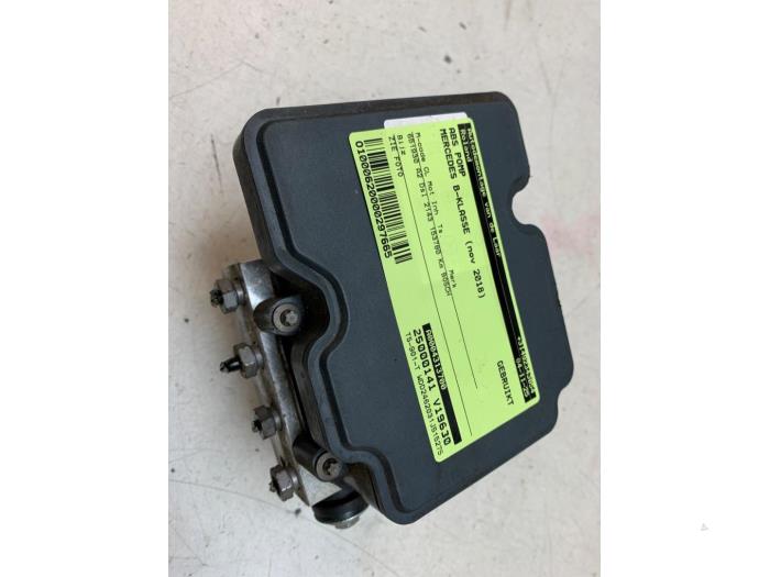 Usagé Bloc ABS Mercedes B (W246/W242) 2.2 B-220 CDI BlueEFFICIENCY,d 16V Prix € 75,00 Règlement à la marge proposé par Autodemontage van de Laar