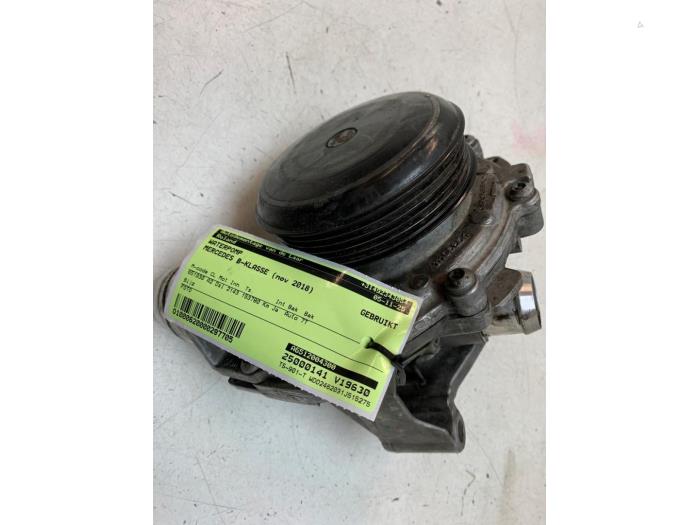 Używane Pompa wodna Mercedes B (W246/W242) 2.2 B-220 CDI BlueEFFICIENCY,d 16V Cena € 100,00 Procedura marży oferowane przez Autodemontage van de Laar