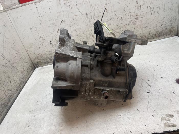 Gebrauchte Getriebe Volkswagen Golf VII Variant (AUVV) 1.2 TSI 16V Preis auf Anfrage angeboten von Autodemontage van de Laar