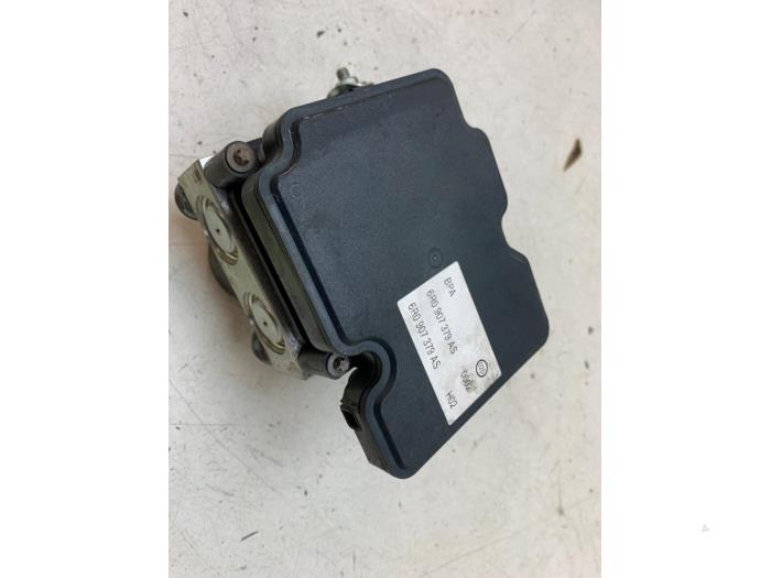 Gebrauchte ABS Pumpe Volkswagen Polo V (6R) 1.4 16V Preis auf Anfrage angeboten von Autodemontage van de Laar