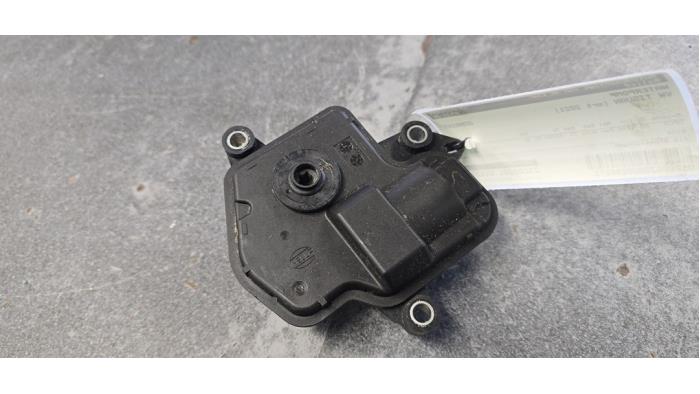 Begagnade Vattenpump Volkswagen Tiguan (AD1) 1.5 TSI 16V Evo BlueMotion Technology Pris € 50,00 Marginaltabell erbjuds av Autodemontage van de Laar