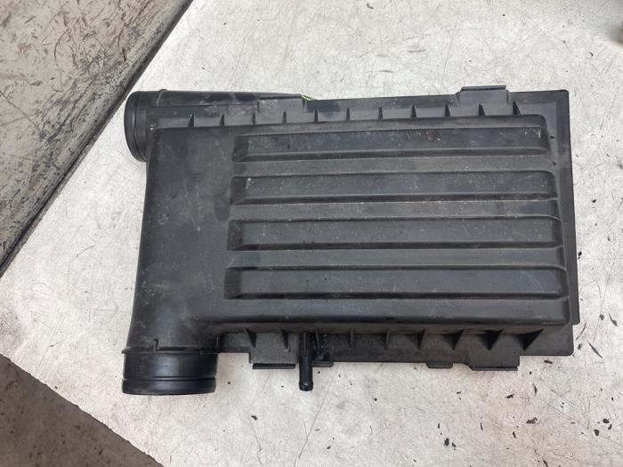 Begagnade Luftfilterhus Volkswagen Golf VII Variant (AUVV) 1.2 TSI 16V Pris på förfrågan erbjuds av Autodemontage van de Laar