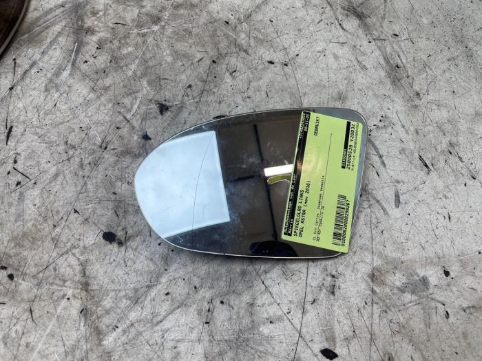 Używane Szyba lusterka lewego Opel Astra K Sports Tourer 1.0 Turbo 12V Cena € 25,00 Procedura marży oferowane przez Autodemontage van de Laar