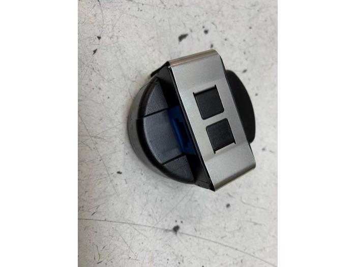 Begagnade Regnsensor Mercedes A (W176) 1.6 A-180 16V Pris € 25,00 Marginaltabell erbjuds av Autodemontage van de Laar
