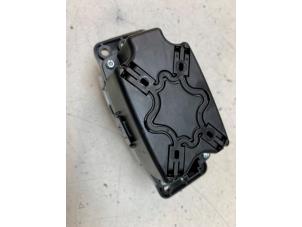 On-board computer controller from a Mercedes-Benz A (W176) 1.6 A-180 16V 2015