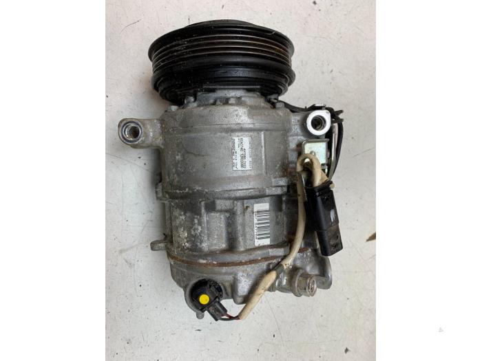 Usagé Compresseur de clim Mercedes A (W176) 1.6 A-180 16V Prix € 100,00 Règlement à la marge proposé par Autodemontage van de Laar