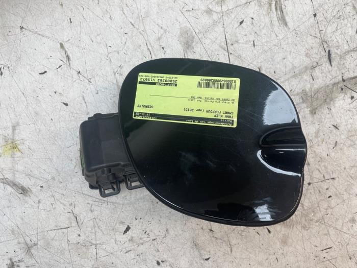 Begagnade Tanklucka Smart Forfour (453) 1.0 12V Pris € 35,00 Marginaltabell erbjuds av Autodemontage van de Laar
