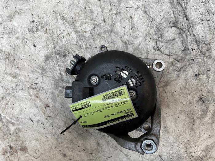 Begagnade Dynamo BMW 3 serie (F30) 320i 2.0 16V Pris på förfrågan erbjuds av Autodemontage van de Laar