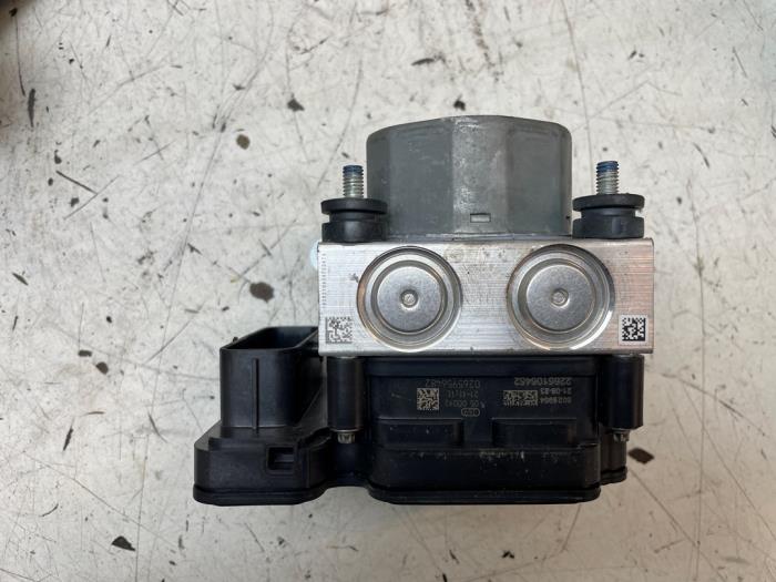 Usagé Pompe ABS Mitsubishi Space Star (A0) 1.2 12V Prix sur demande proposé par Autodemontage van de Laar
