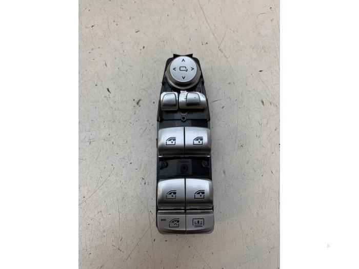 Usados Interruptor de ventanilla eléctrica BMW 7 serie (G11/12) 740d,Ld xDrive 24V Precio € 50,00 Norma de margen ofrecido por Autodemontage van de Laar
