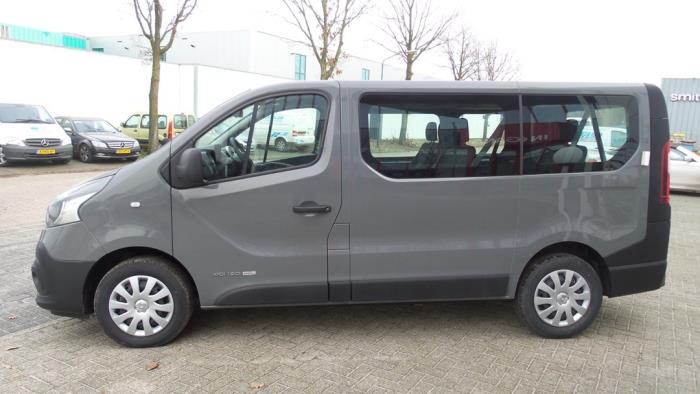 Begagnade Matta Renault Trafic Passenger (1JL/2JL/3JL/4JL) 1.6 dCi 120 Twin Turbo Pris € 120,00 Marginaltabell erbjuds av Autodemontage van de Laar