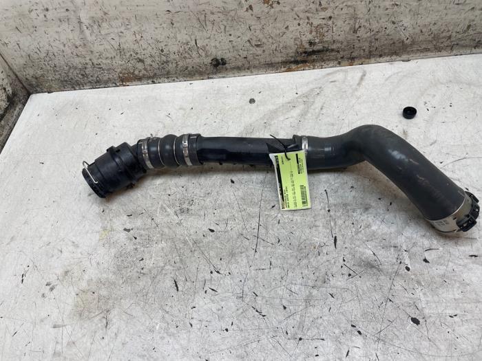 Gebrauchte Intercooler Rohr Dacia Duster (HS) 1.5 dCi Preis auf Anfrage angeboten von Autodemontage van de Laar