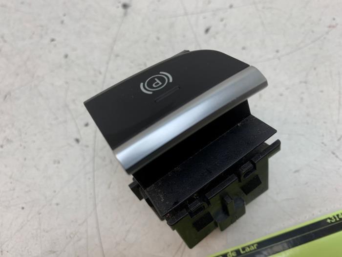 Gebrauchte Handbremse Schalter Audi A3 Sportback (8VA/8VF) 1.4 TFSI 16V Preis € 15,00 Margenregelung angeboten von Autodemontage van de Laar