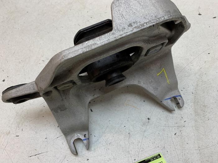 Used Engine mount Renault Kangoo Express (RFK) 1.5 Blue dCi 75 Price on request offered by Autodemontage van de Laar