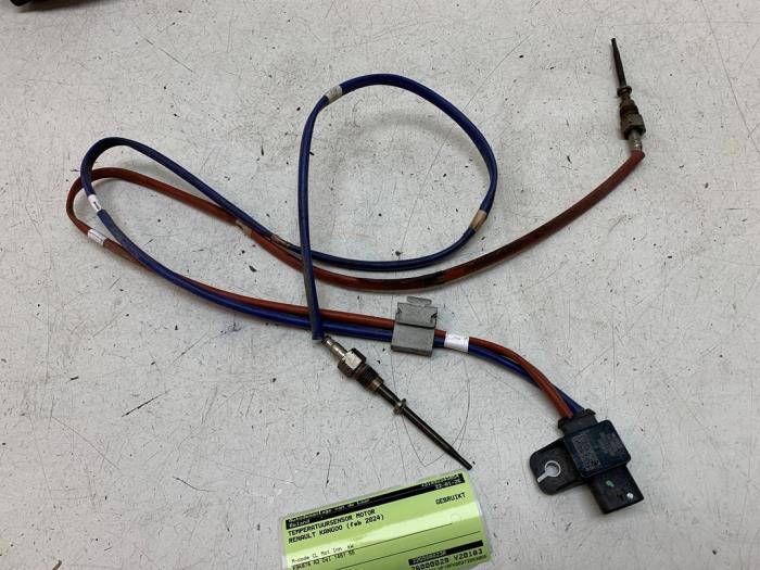Used Engine temperature sensor Renault Kangoo Express (RFK) 1.5 Blue dCi 75 Price on request offered by Autodemontage van de Laar