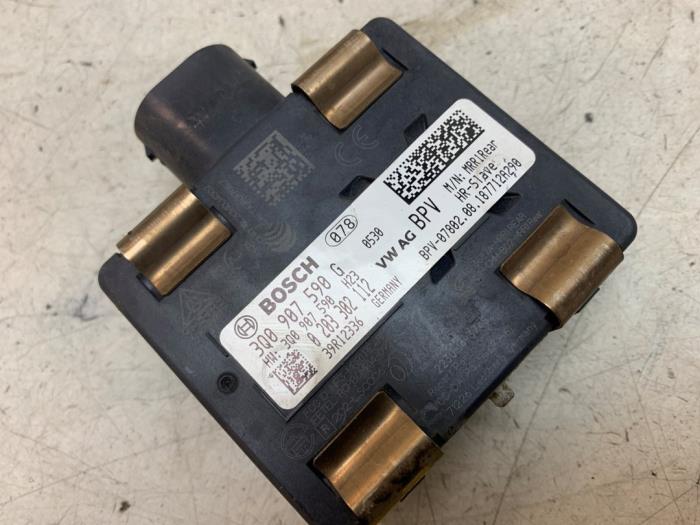 Begagnade Radarsensor Volkswagen Passat Variant (3G5) 1.5 TSI 16V Pris € 175,00 Marginaltabell erbjuds av Autodemontage van de Laar
