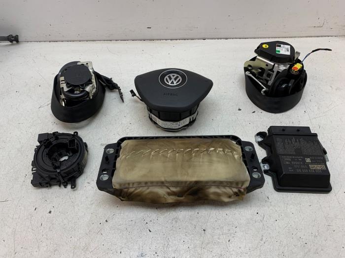 Gebrauchte Airbag Set + Modul Volkswagen Passat Variant (3G5) 1.5 TSI 16V Preis auf Anfrage angeboten von Autodemontage van de Laar