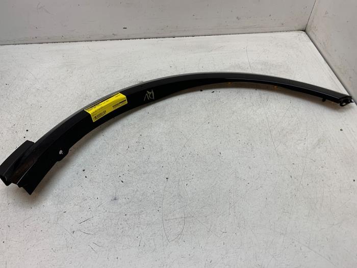 Usados Extensor de guardabarros Renault Megane E-Tech (RCB) 60 kWh Precio € 75,00 Norma de margen ofrecido por Autodemontage van de Laar