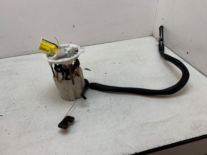 Usagé Pompe à carburant Volvo XC60 I (DZ) 2.4 D5 20V AWD Geartronic Prix € 50,00 Règlement à la marge proposé par Autodemontage van de Laar