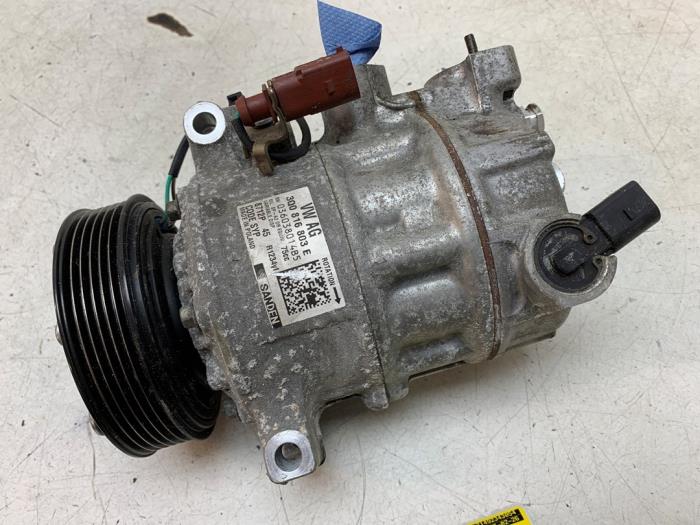 Usagé Pompe clim Skoda Fabia IV (PJ3) 1.0 TSI 12V Prix € 125,00 Règlement à la marge proposé par Autodemontage van de Laar