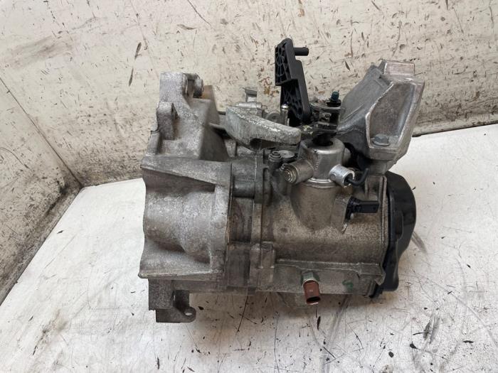 Usagé Boîte de vitesse Seat Ibiza V (KJB) 1.0 MPI 12V Prix € 450,00 Règlement à la marge proposé par Autodemontage van de Laar