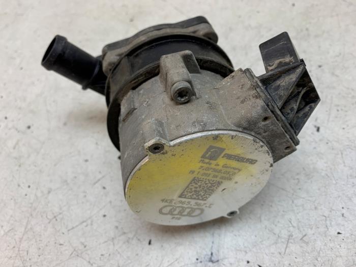 Begagnade Extra vattenpump Audi e-tron (GEN) 55 quattro Pris € 100,00 Marginaltabell erbjuds av Autodemontage van de Laar