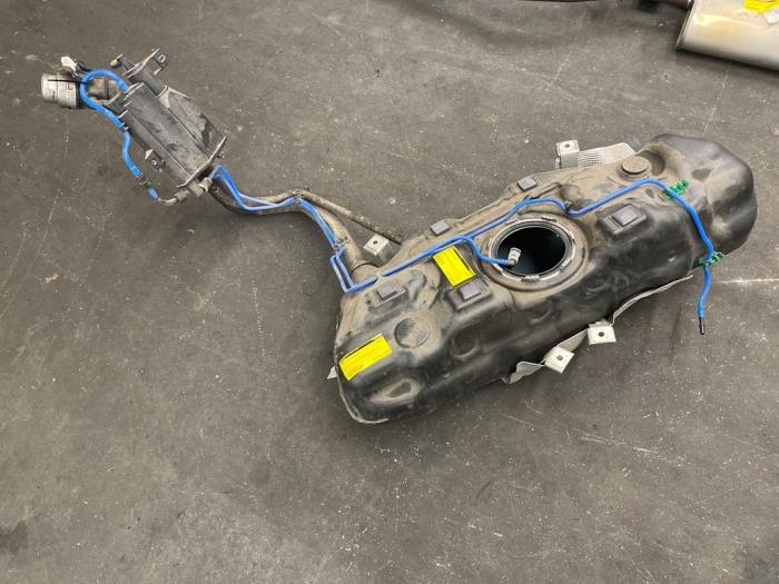 Begagnade Tank Fiat Panda (312) 1.0 Hybrid Pris € 75,00 Marginaltabell erbjuds av Autodemontage van de Laar