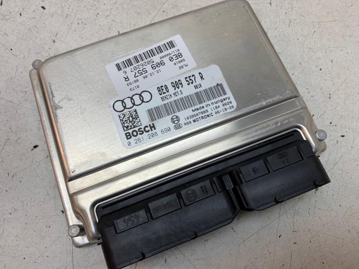 Used Engine management computer Audi A4 (B7) 2.0 20V Price € 75,00 Margin scheme offered by Autodemontage van de Laar